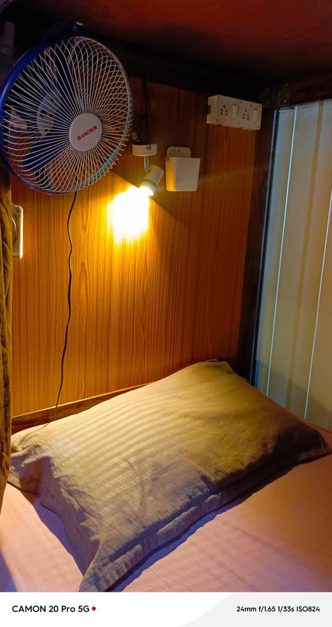 Homestay Ac Dormitory 新德里 外观 照片