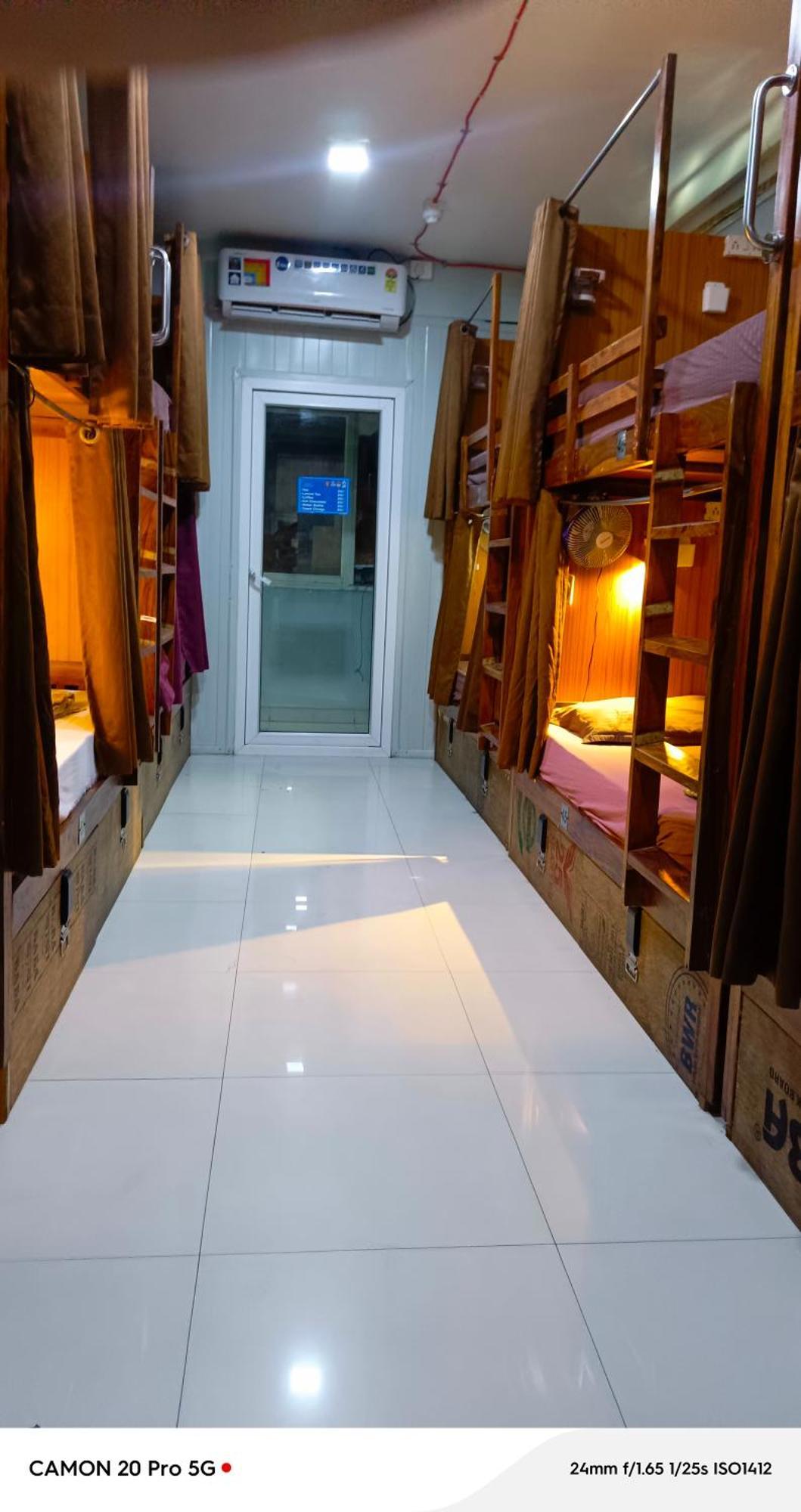 Homestay Ac Dormitory 新德里 外观 照片