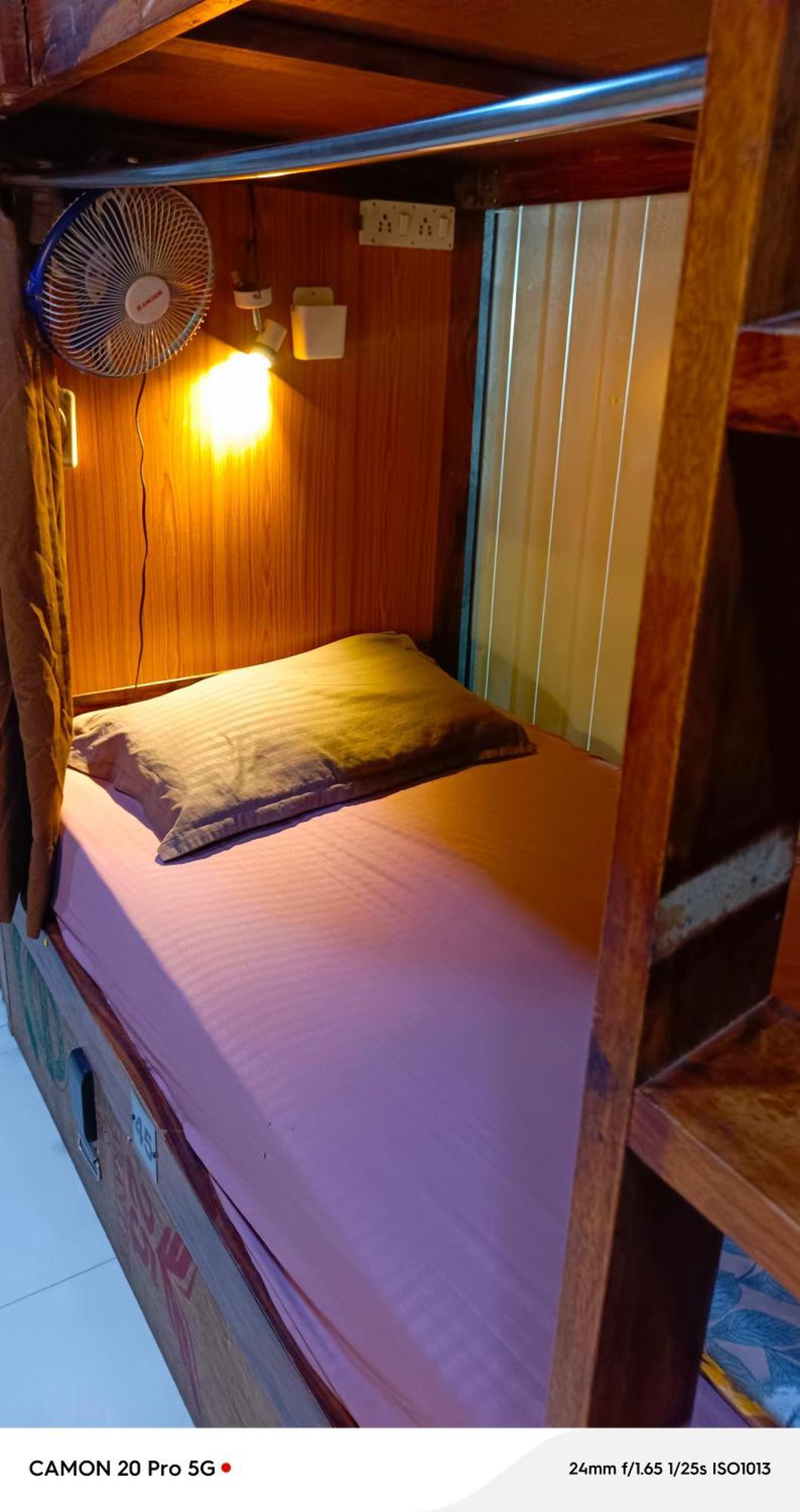 Homestay Ac Dormitory 新德里 外观 照片